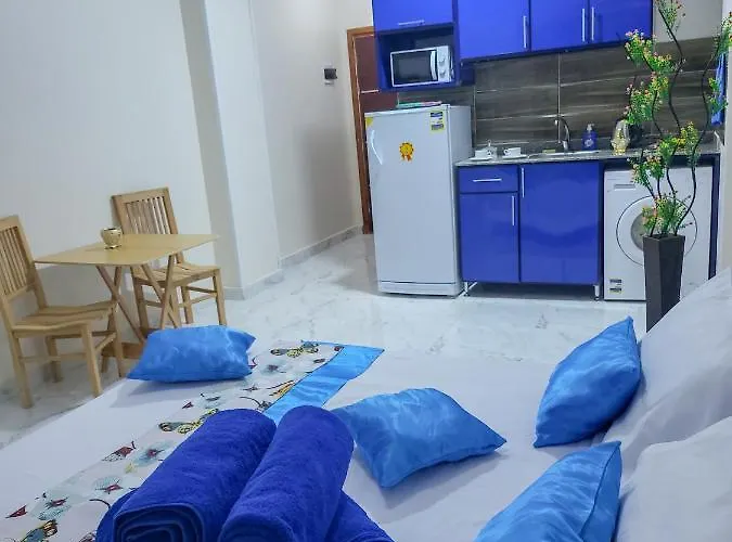 Apartment Bluehouse Near The Sea Redsealine *
