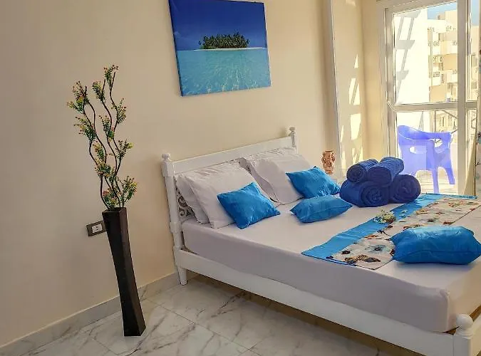 Apartment Bluehouse Near The Sea Redsealine *