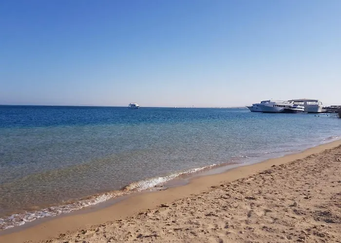 Apartment Bluehouse Near The Sea Redsealine *